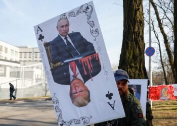 Pressure Mounting on Reluctant Trump to Impose Sanctions on Russia