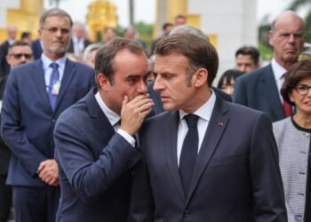 Macron Faces Deepening Political Turmoil as Lecornu Government Collapses Within Hours