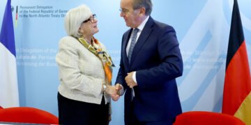 Germany, France Sign Deal for Satellite-Based Early Warning System