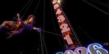 As 2025 Ends, the World Rings in 2026 With Lights, Cheers, and Cold Dips