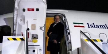 Decoding Trump’s ‘Call Us’ Gambit as Iran Turns to Russia in War Standoff