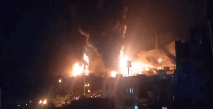 Hormuz on Edge as US–Iran Strikes Escalate Amid Fragile Ceasefire