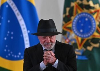 Lula Holds Narrow Lead Over Flavio Bolsonaro as Brazil’s Presidential Race Tightens