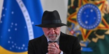 Lula Holds Narrow Lead Over Flavio Bolsonaro as Brazil’s Presidential Race Tightens