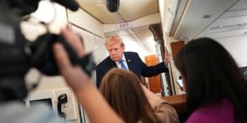 Trump Turns to Talks With Iran, Sets No Deadline
